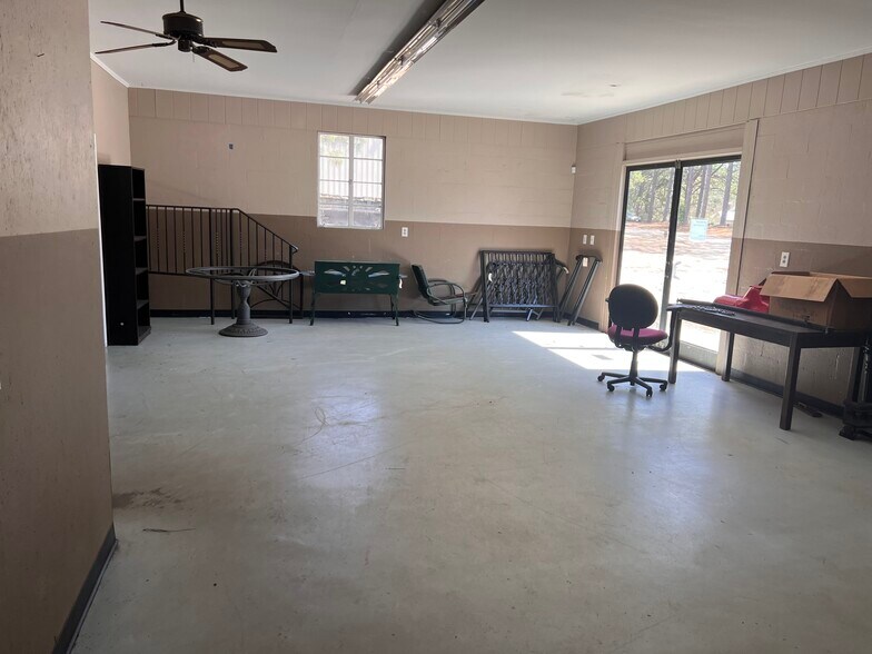 More Photos Of 3619 Murdocksville Rd, West End Flex For Sale