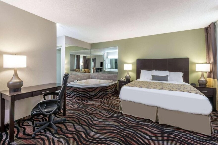 More Photos Of 61595 Southgate Pky, Cambridge Hotel For Sale
