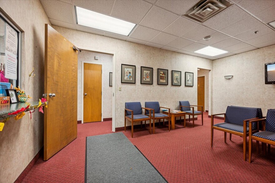 More Photos Of 1465 State Route 31 S, Annandale Medical For Lease