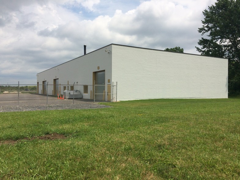 More Photos Of 690 State Fair Blvd, Syracuse Warehouse For Lease