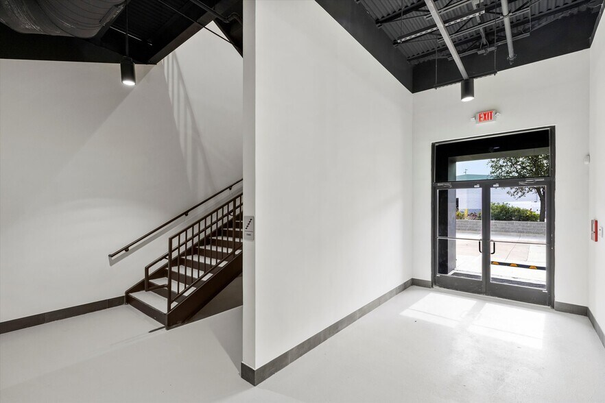 More Photos Of 2660 Old Denton Rd, Carrollton Unknown For Lease