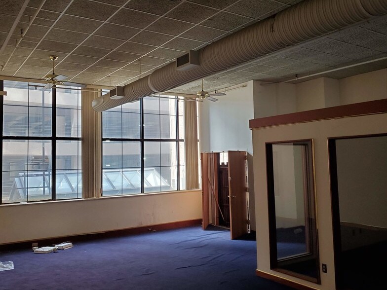 More Photos Of 133 W 4th St, Cincinnati Office For Sale