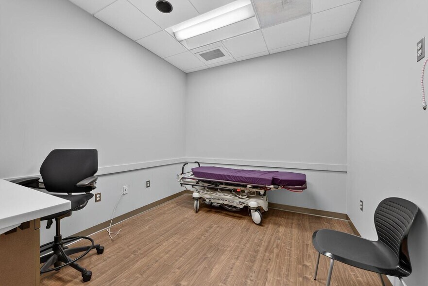 More Photos Of 24430 Stone Springs Blvd, Dulles Town Center Medical For Sale