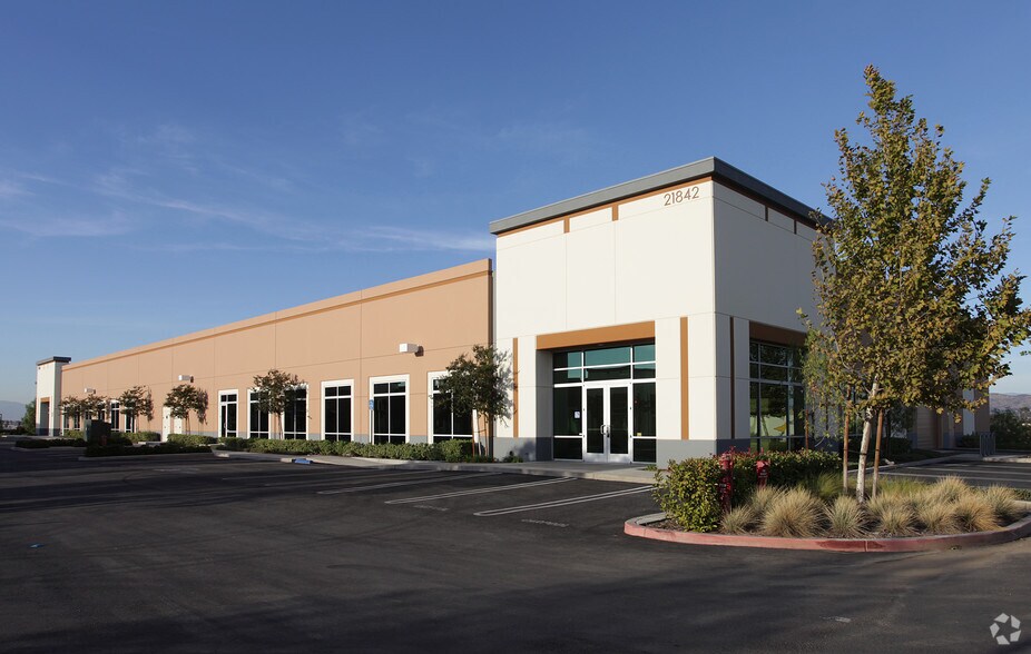 More Photos Of 21840 Cactus Ave, Riverside Warehouse For Lease