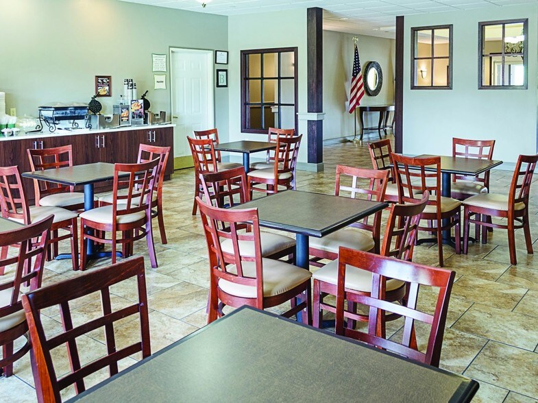 More Photos Of 957 Cedar Lake Rd, Biloxi Hotel For Sale