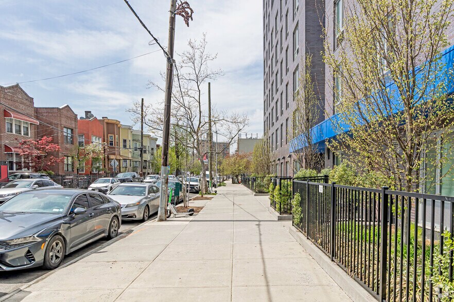 More Photos Of 2035 Newbold Ave, Bronx Apartments For Lease