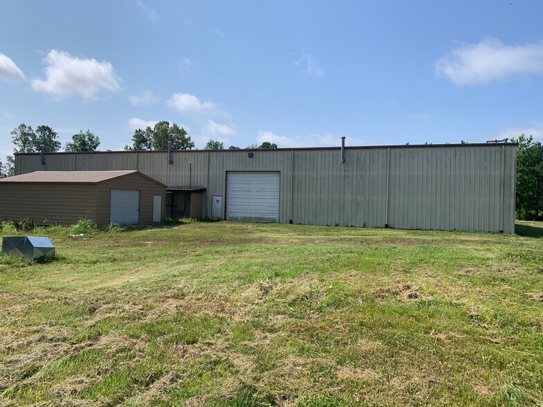 More Photos Of 331 Hill Rd, McKenzie Warehouse For Lease