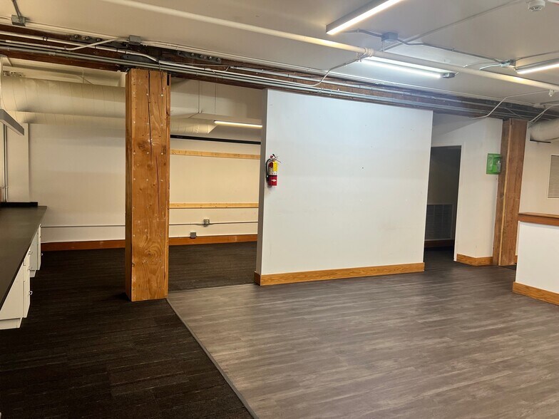 More Photos Of 1101-1111 SW Washington St, Portland Office For Lease