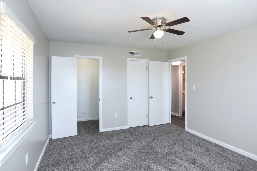 More Photos Of 4823 Rutgers St NW, Roanoke Apartments For Sale