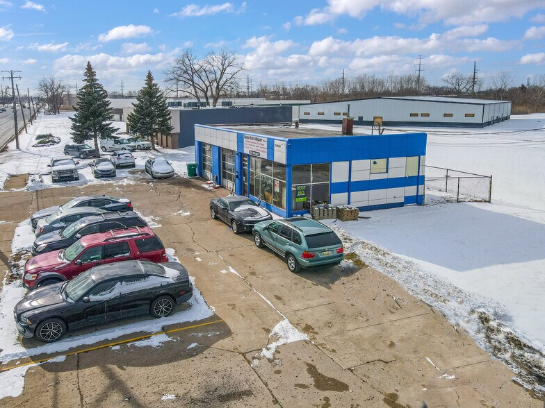 More Photos Of 25985 Groesbeck Rd, Warren Auto Repair For Sale