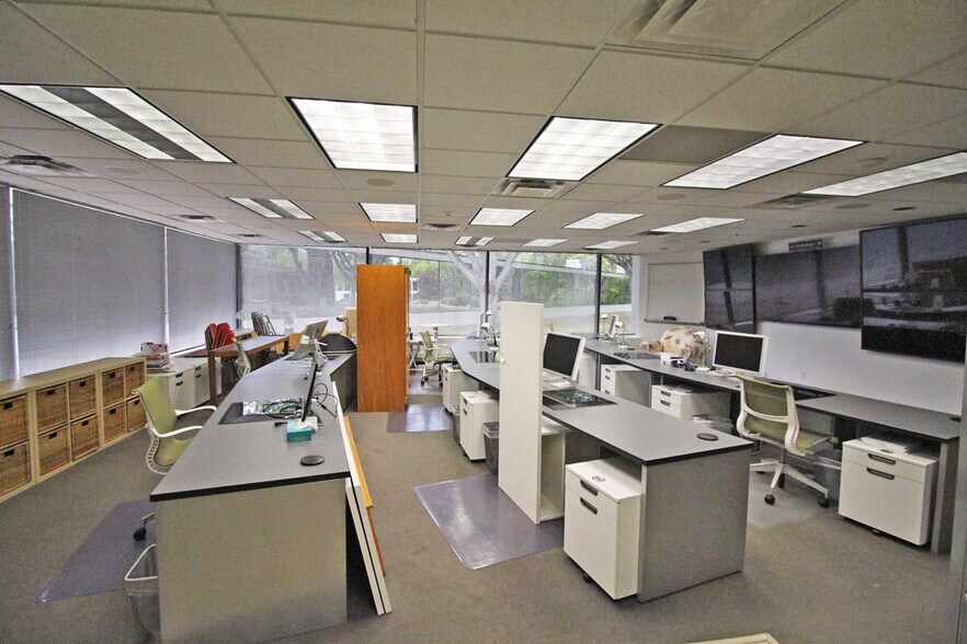 More Photos Of 6112 Constitution Dr, Fort Wayne Office For Lease