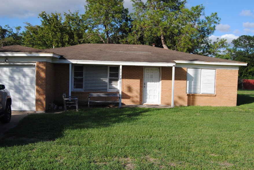 Primary Photo Of 6204 Highway 6, Hitchcock Auto Dealership For Sale