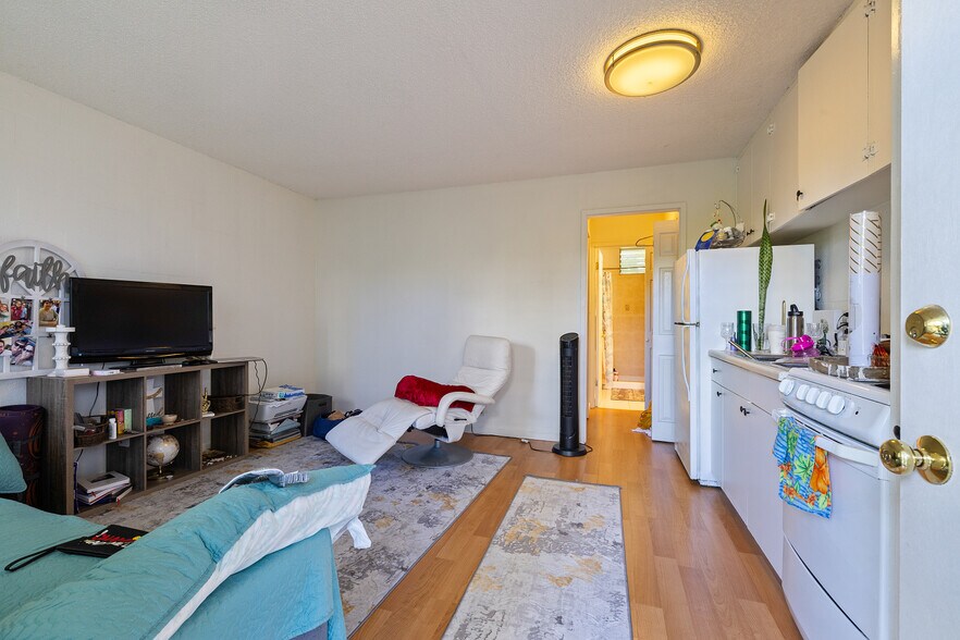 More Photos Of 437 Namahana St, Honolulu Apartments For Sale