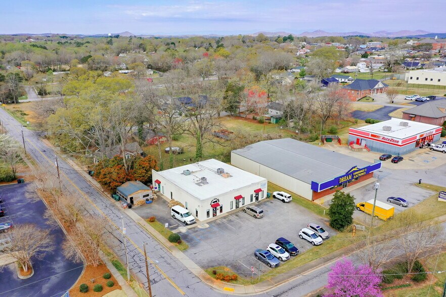 More Photos Of 444 Hampton Ave, Pickens Storefront Retail Office For Sale