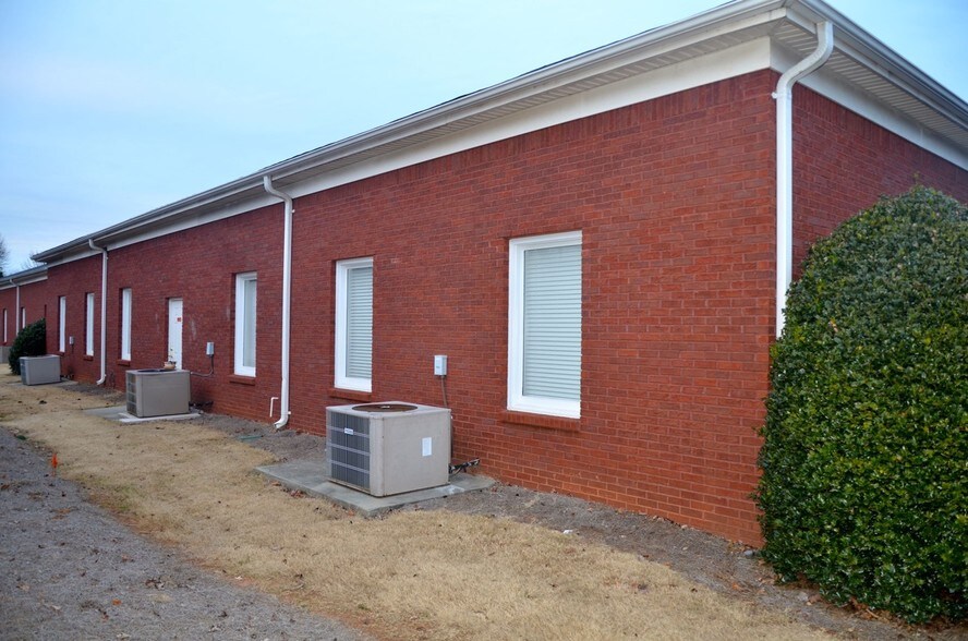 More Photos Of 4486 Commerce Dr, Buford Office For Lease