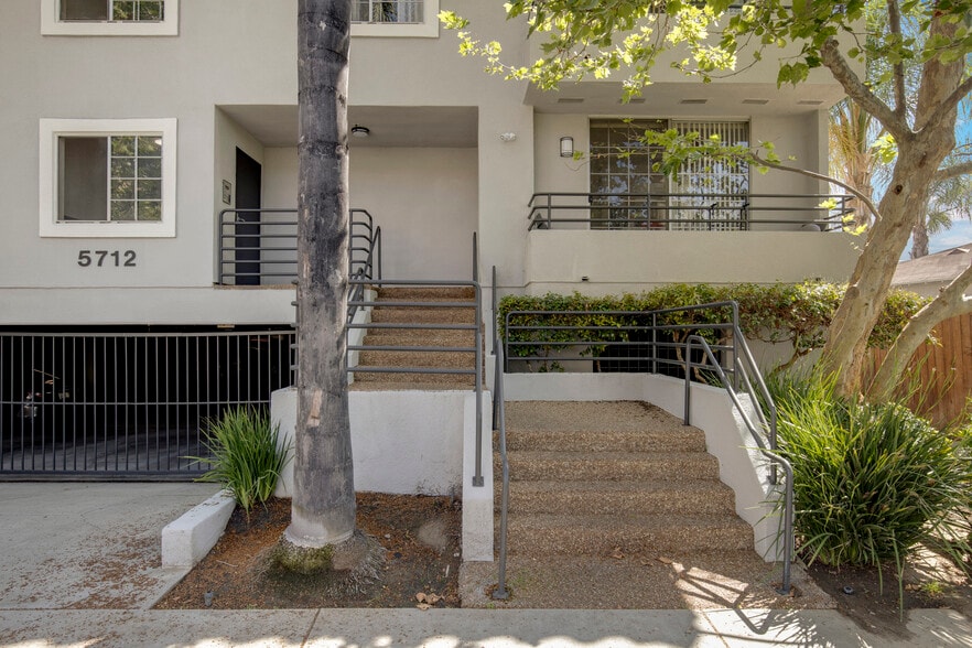 More Photos Of 5712 Camellia Ave, North Hollywood Apartments For Sale