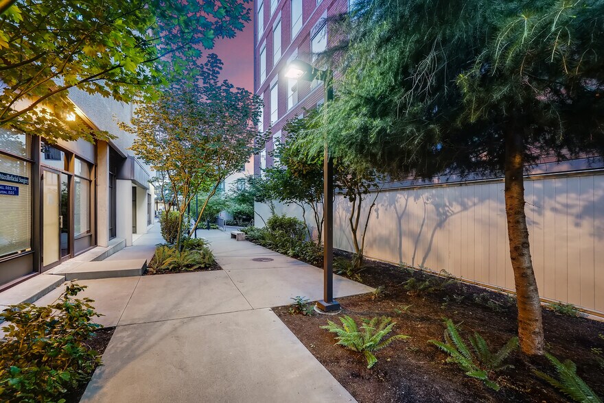 More Photos Of 5350 Tallman Ave NW, Seattle Medical For Lease