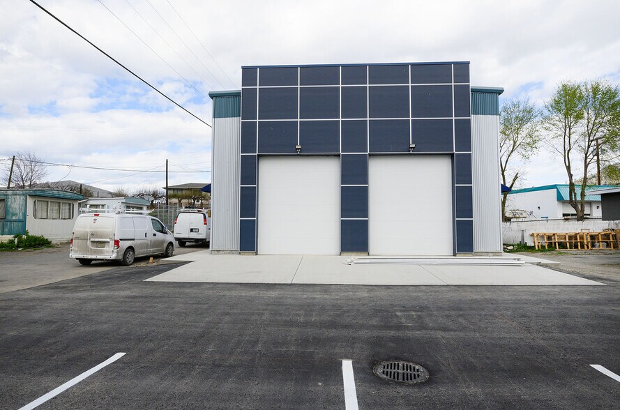 More Photos Of 240 Larkspur St, Kamloops Industrial For Sale