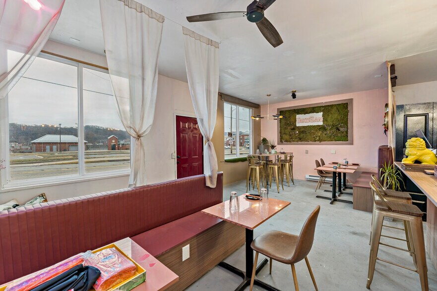 More Photos Of 848 Duss Ave, Ambridge Storefront Retail Residential For Sale