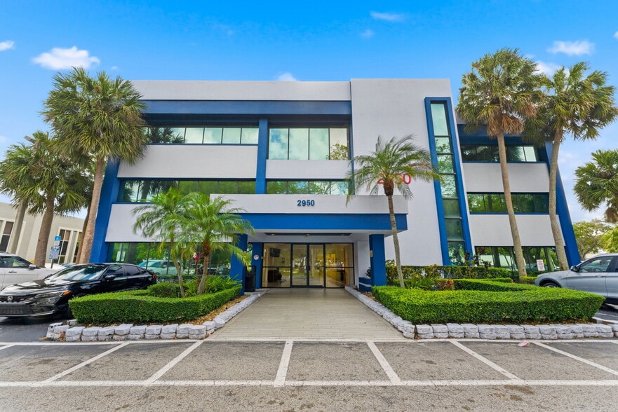 Primary Photo Of 2950 W Cypress Creek Rd, Fort Lauderdale Medical For Lease