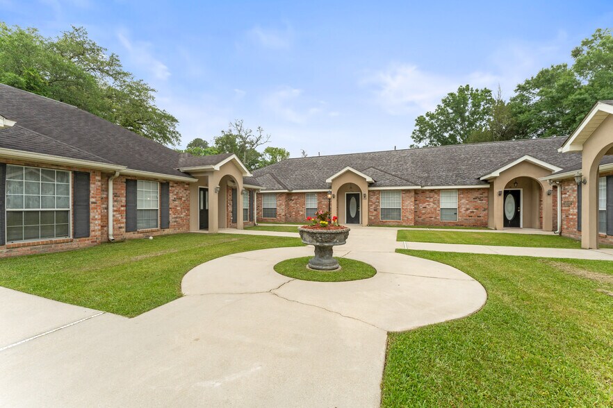 Primary Photo Of 1300 S Range Rd, Hammond Apartments For Sale
