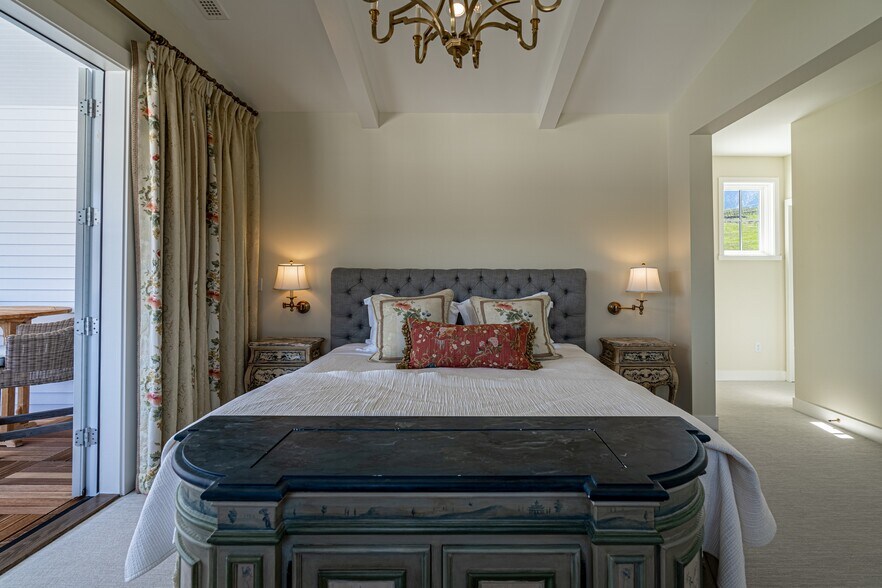 More Photos Of 4848 Green Ave, Manson Hotel For Sale