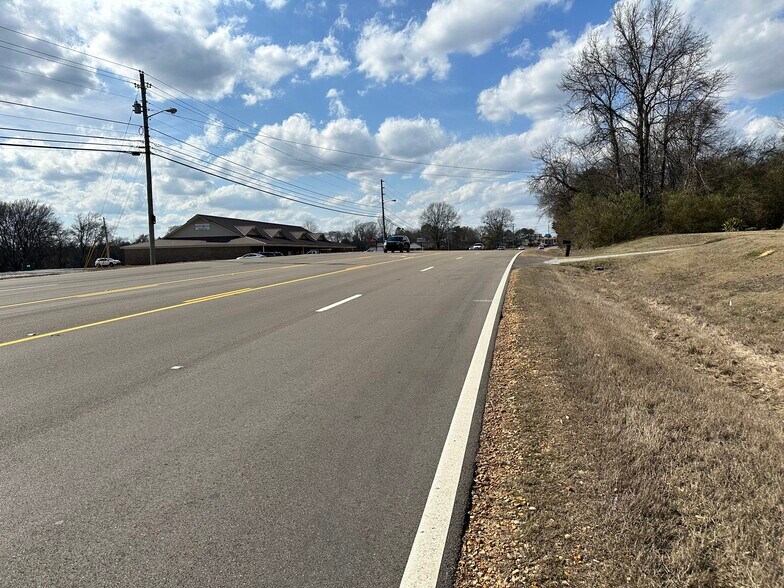 More Photos Of 2840 McCullough Blvd, Belden Office Residential For Sale