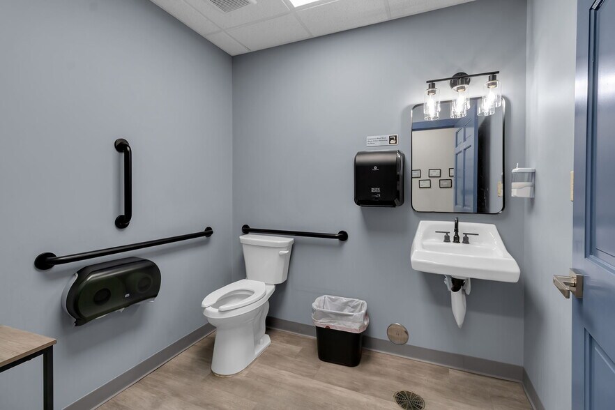 More Photos Of 4233-4227 Maple Rd, Buffalo Medical For Sale