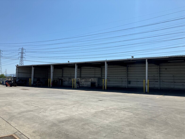 More Photos Of 1500 E Cerritos Ave, Anaheim Manufacturing For Lease