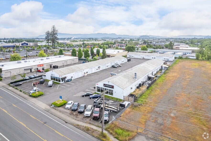 More Photos Of 1121-1125 Bailey Hill Rd, Eugene Warehouse For Lease