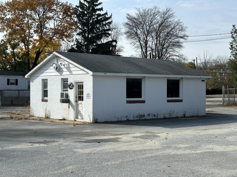 More Photos Of 305 N Virginia Ave, Penns Grove Warehouse For Lease