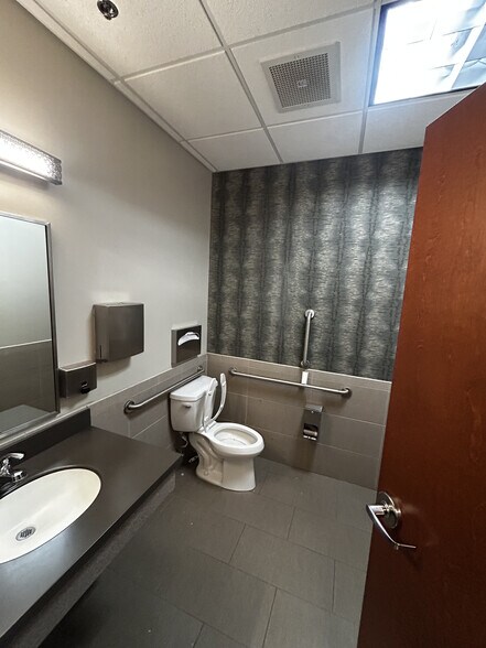 More Photos Of 7625 Maple Lawn Blvd, Fulton Medical For Sale