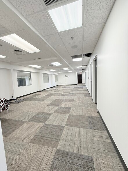 More Photos Of 5402 W Laurel St, Tampa Loft Creative Space For Lease