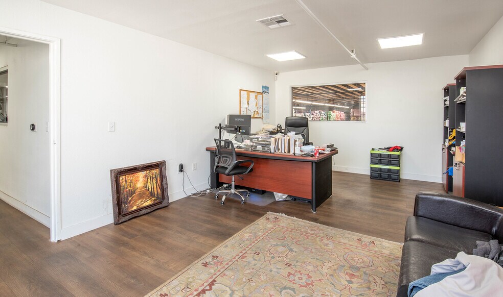 More Photos Of 800-808 E 29th St, Los Angeles Warehouse For Sale
