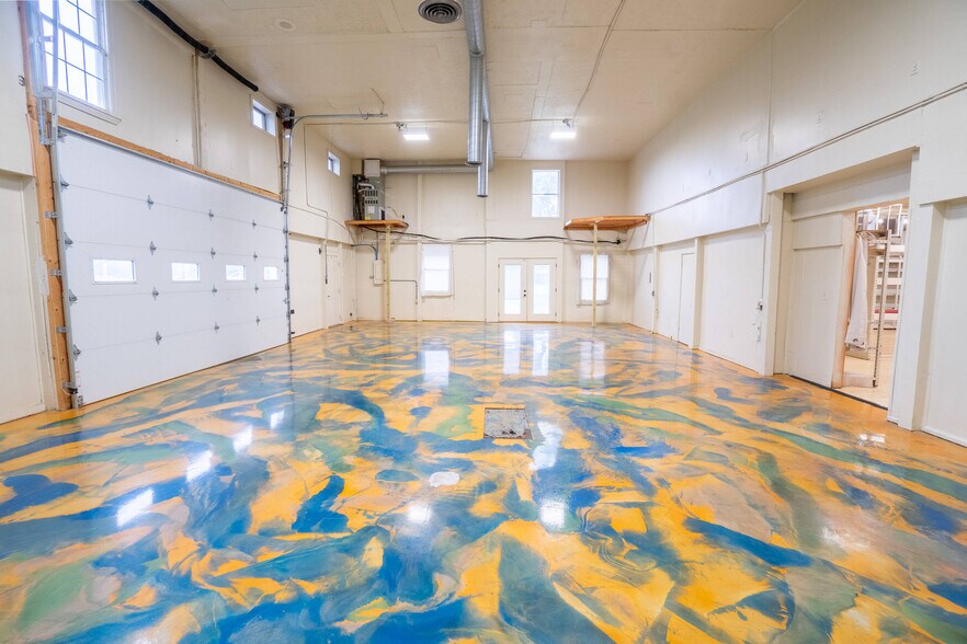 More Photos Of 8135 E 30th St, Indianapolis Light Manufacturing For Lease