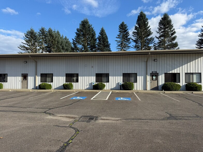 More Photos Of 821 Airport Ct, Olympia Office For Lease