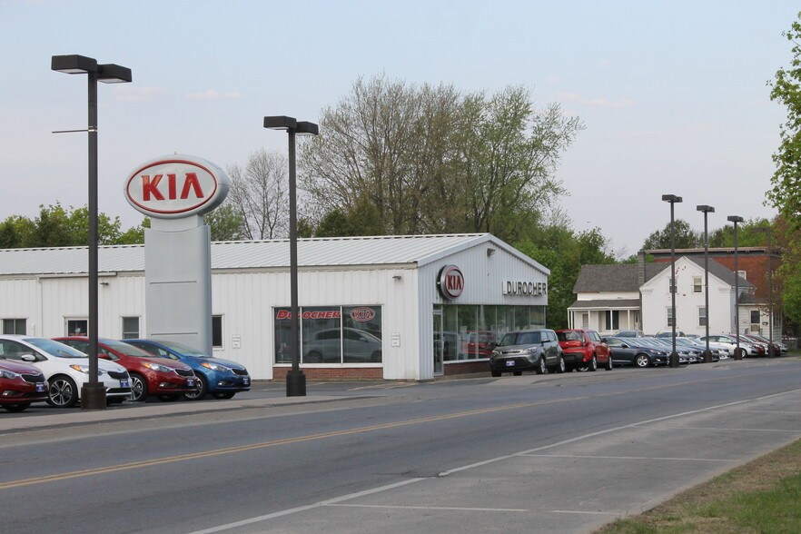 More Photos Of 74 S Platt St, Plattsburgh General Retail For Sale