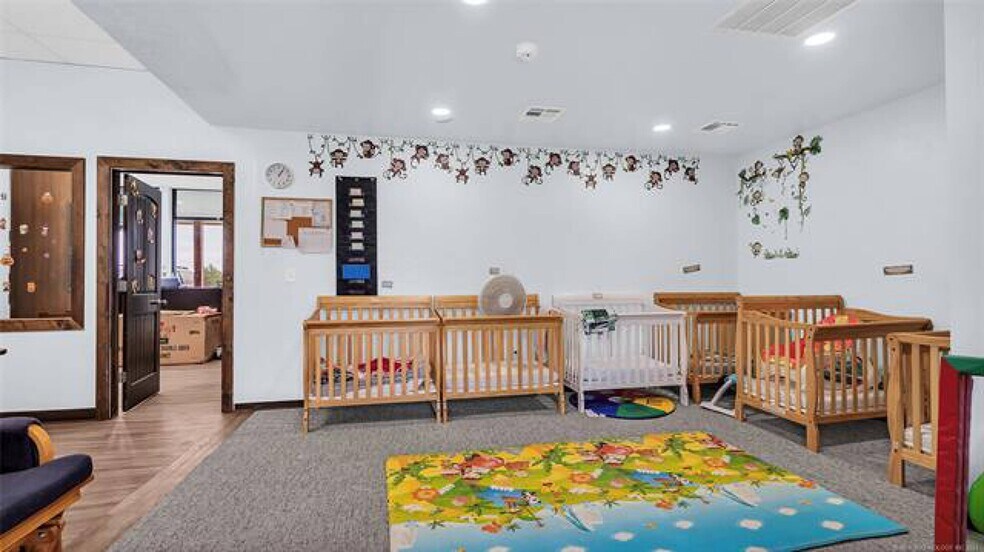 More Photos Of 4379 Highway 7 W, Sulphur Daycare Center For Sale