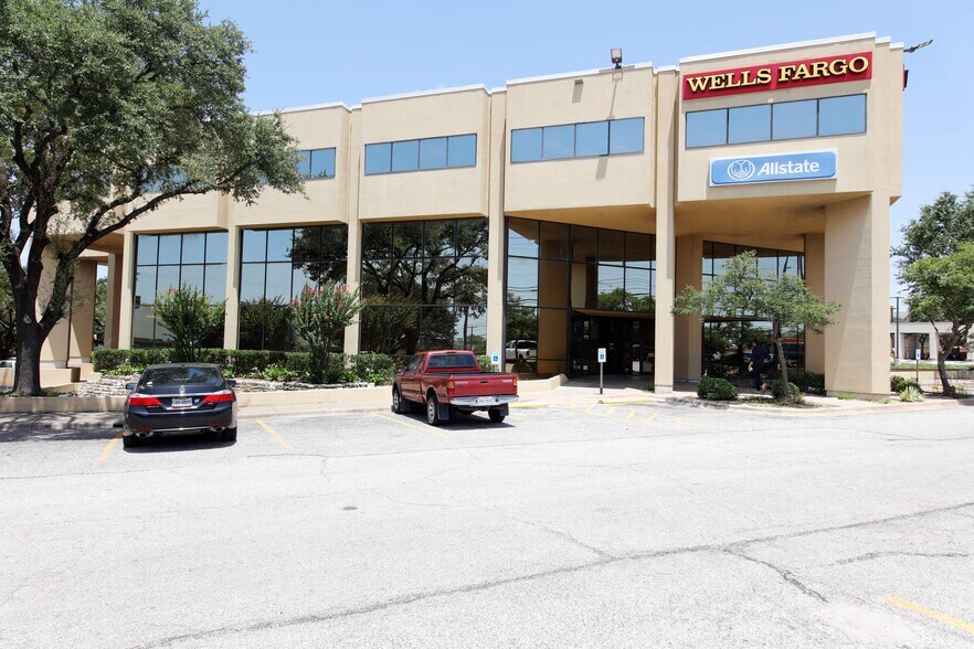 More Photos Of 9800 N Lamar Blvd, Austin Office For Lease