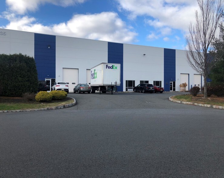 Primary Photo Of 135 Grand St, Carlstadt Warehouse For Lease