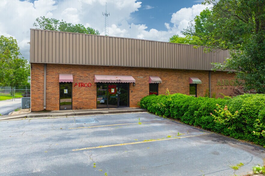 More Photos Of 9296 S Main St, Jonesboro Service For Sale