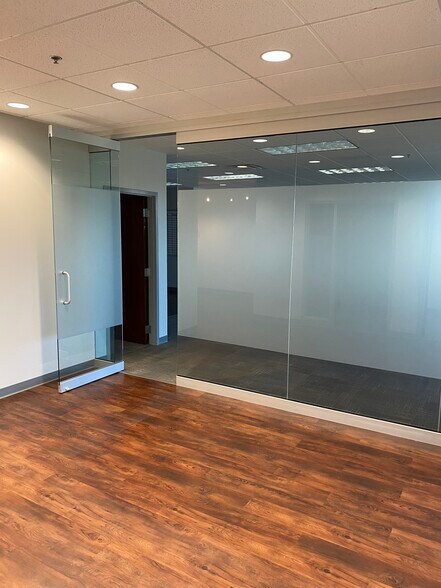 More Photos Of 101 Bullitt Ln, Louisville Office For Sale