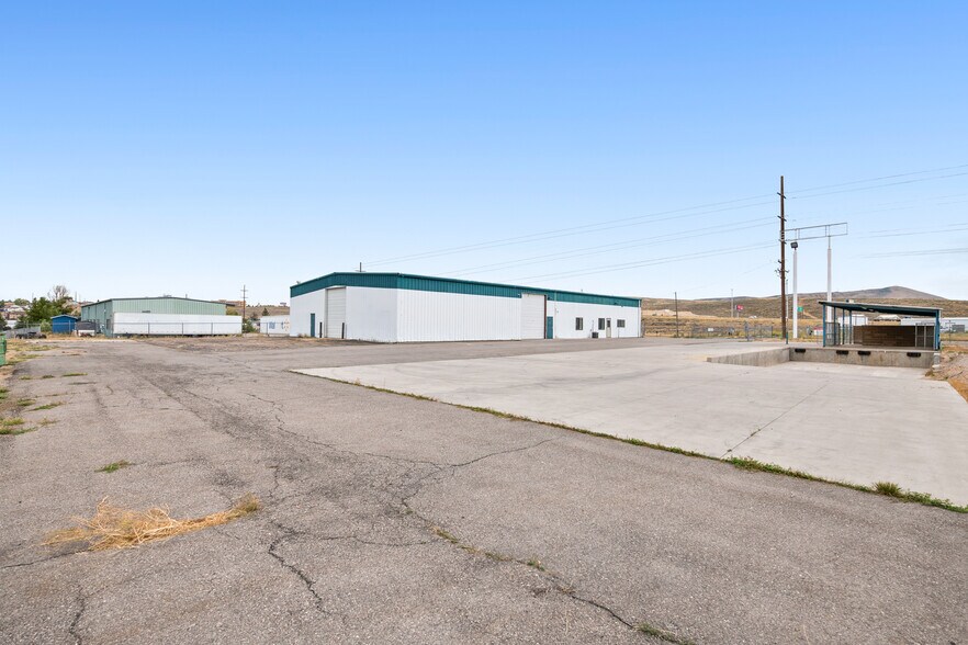 More Photos Of 80 Allegiance Cir, Evanston Industrial For Lease