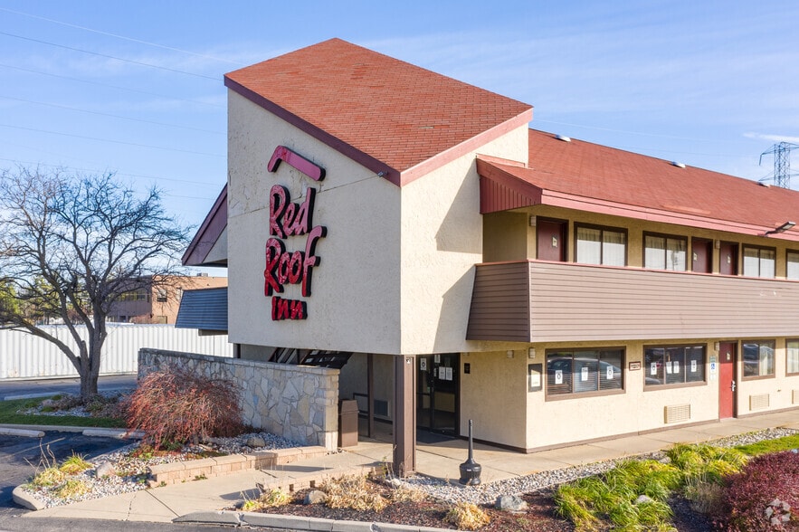 More Photos Of 3615 Dunckel Dr, Lansing Hotel For Sale