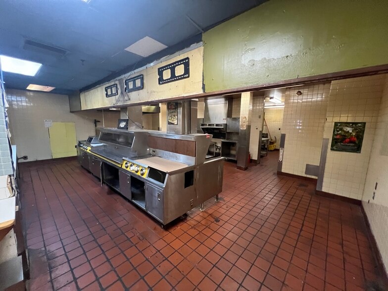More Photos Of 401-407 Main St, Worcester Office For Sale