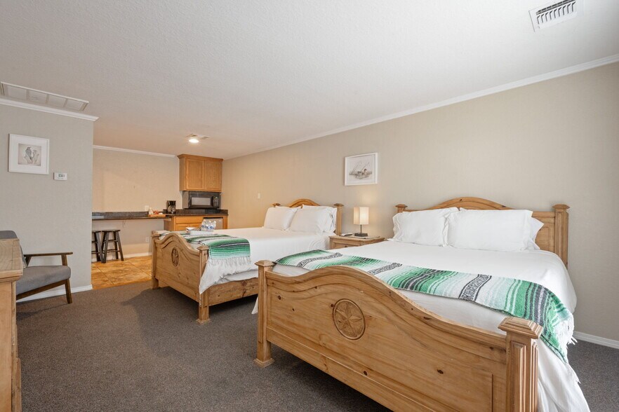 More Photos Of 10530 Fm 2673, Canyon Lake Hotel For Sale