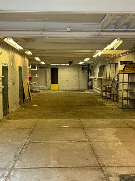 More Photos Of 3 Whale Sq, Brooklyn Warehouse For Lease