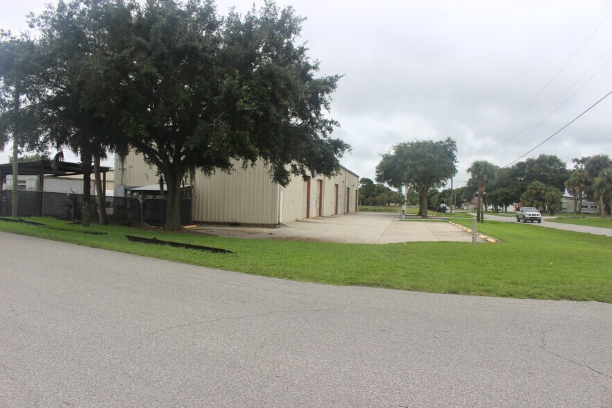 More Photos Of 1731 Fern Palm Dr, Edgewater Warehouse For Sale