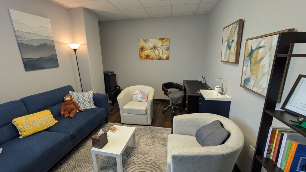 More Photos Of 1130 Beachview St, Dallas Medical For Lease