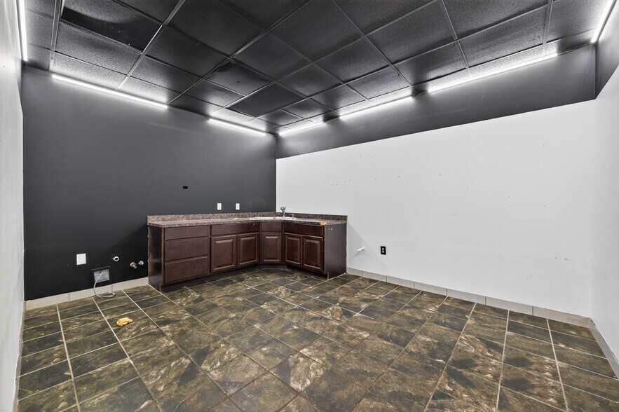 More Photos Of 11419 Hall Rd, Houston Freestanding For Sale